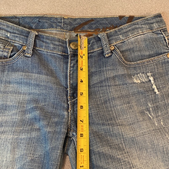Seven7 - Distressed denim capris. Size 29 - Picture 5 of 12